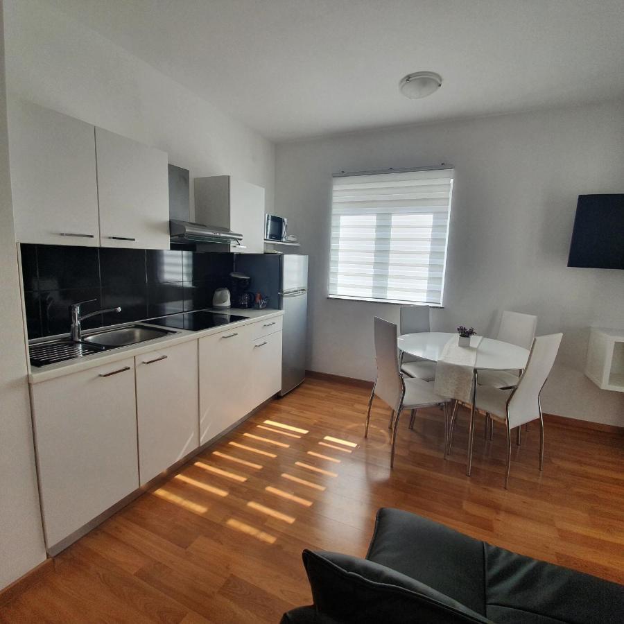 Apartments Marti Муртер Екстериор снимка